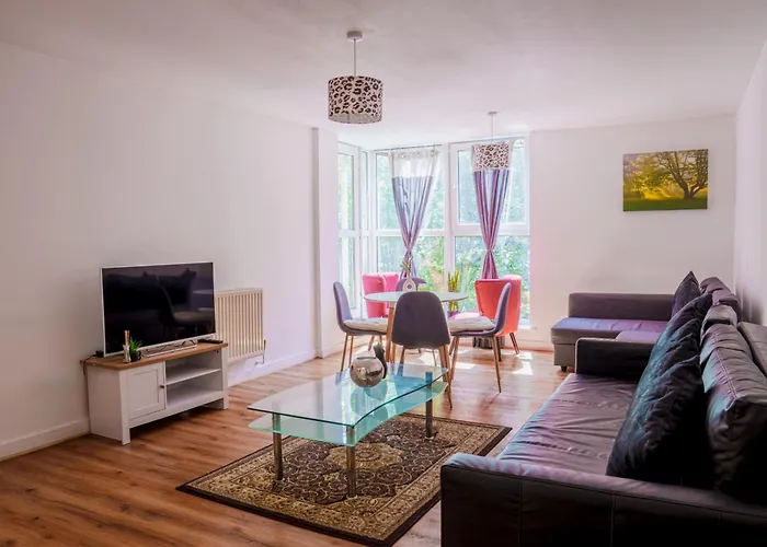 Spacious 2Bd 2Baths Apartment In Central London