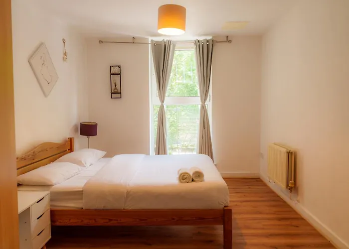 Spacious 2Bd 2Baths Apartment In Central London