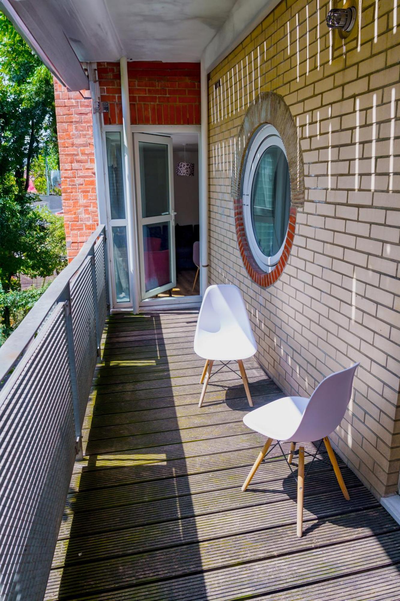 Apartment Spacious 2bd 2baths In *